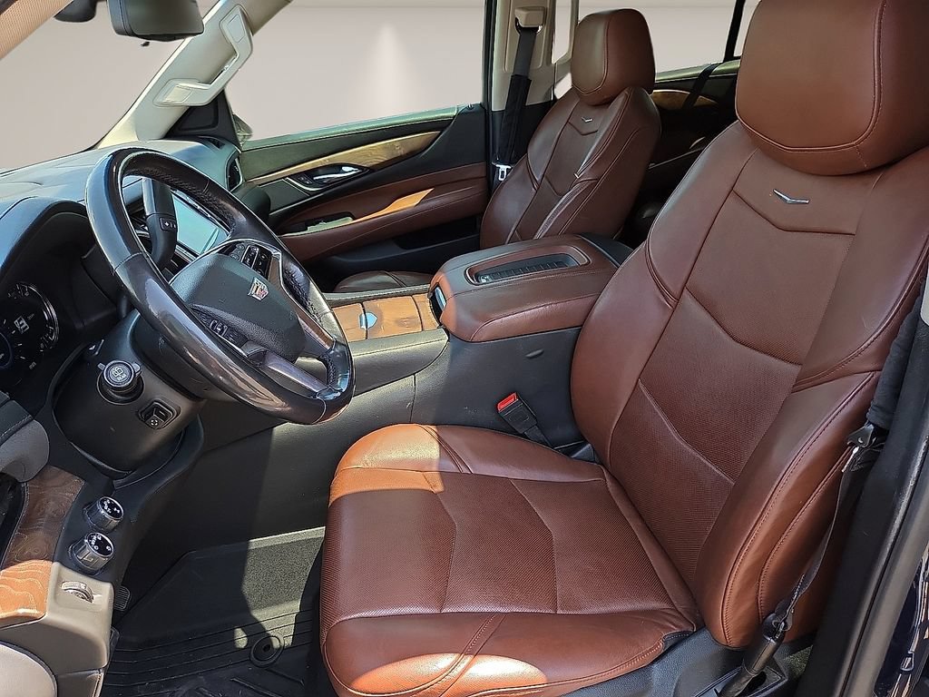 Used 2020 Cadillac Escalade Premium Luxury AWD/4WD image 14