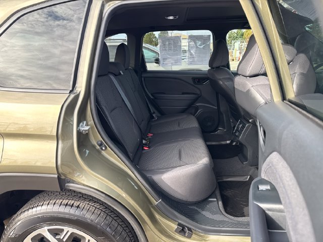 Used 2025 Subaru Forester Premium AWD/4WD image 10