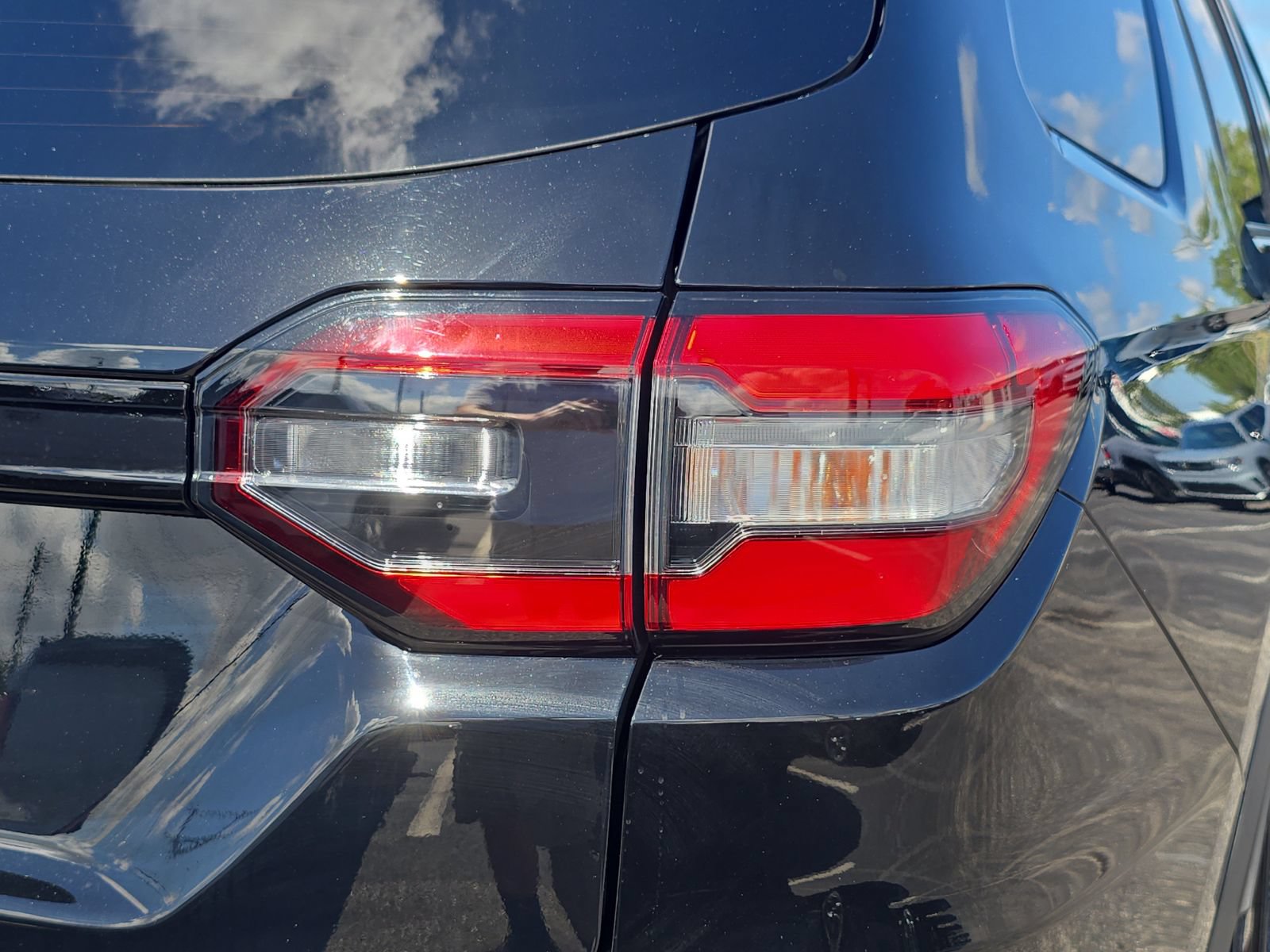 Used 2025 Honda Pilot Black Edition image 8