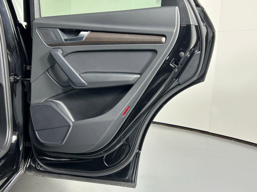 Used 2021 Audi Q5 2.0T Premium w/ Convenience Package AWD/4WD image 12