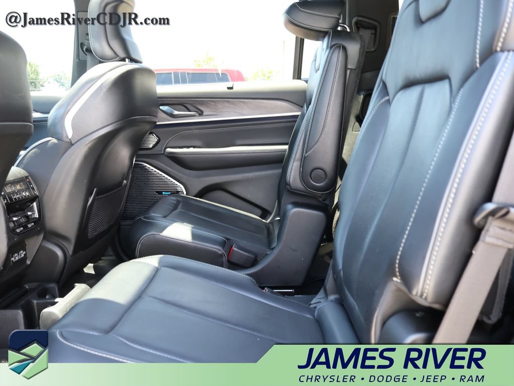 Used 2022 Jeep Grand Cherokee L Overland w/ Luxury Tech Group IV AWD/4WD image 19