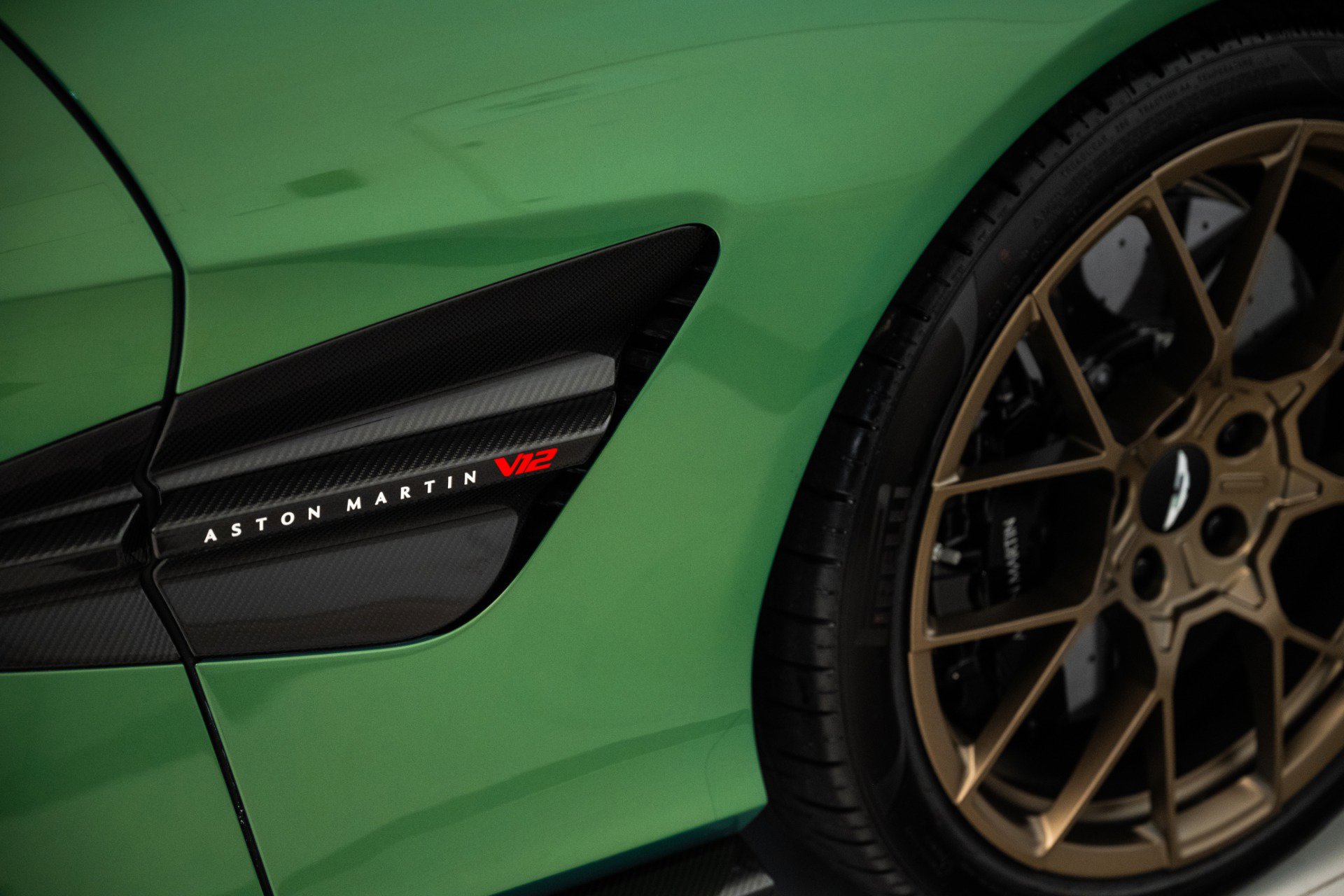 Used 2025 Aston Martin Vanquish Coupe image 9