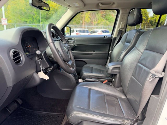 Used 2017 Jeep Patriot High Altitude AWD/4WD image 6
