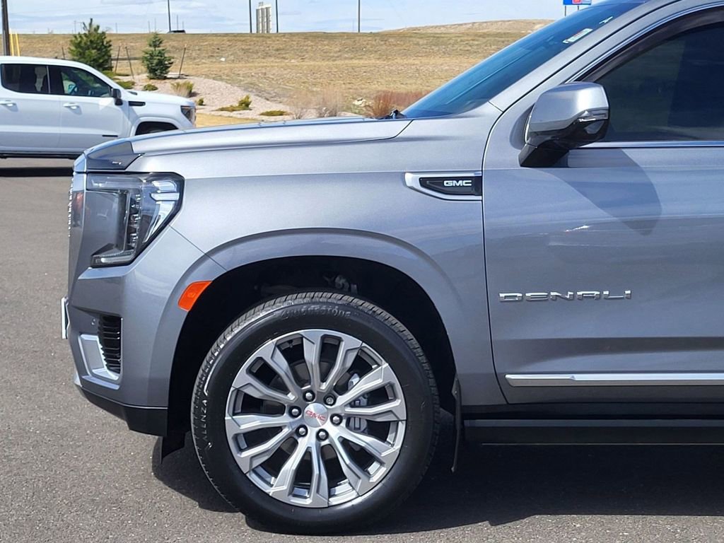 Used 2021 GMC Yukon Denali w/ Denali Premium Package image 6
