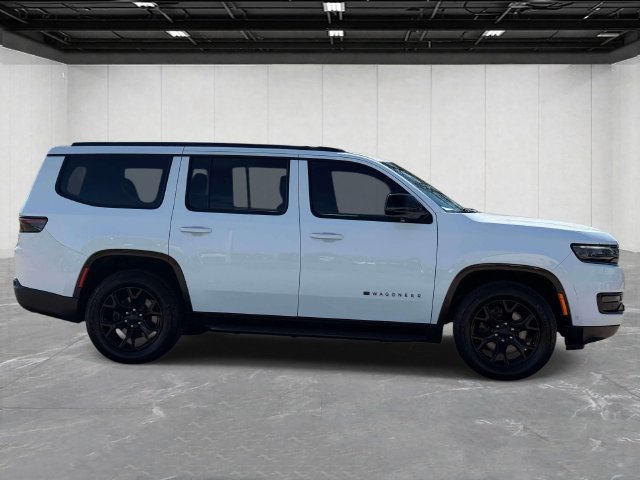 Used 2023 Jeep Wagoneer Series II AWD/4WD image 5