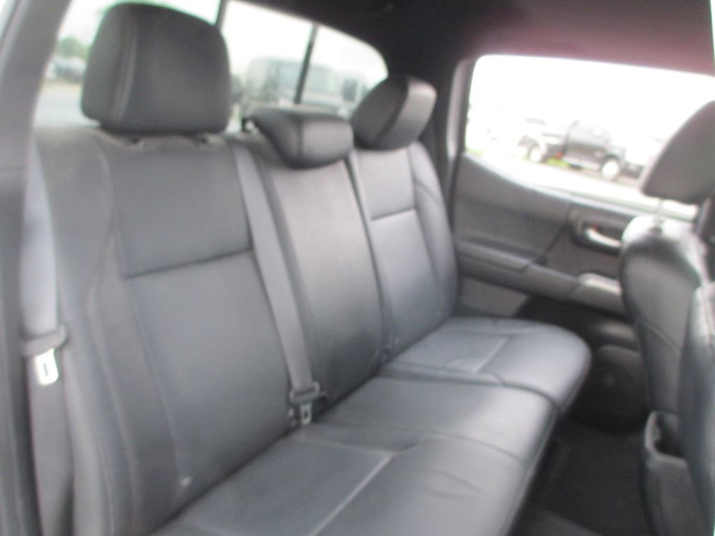 Used 2020 Toyota Tacoma Limited image 26