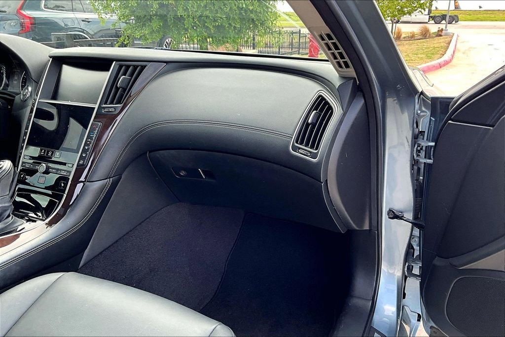 Used 2019 INFINITI Q50 Luxe w/ Essential Package (3.0T Luxe) image 19