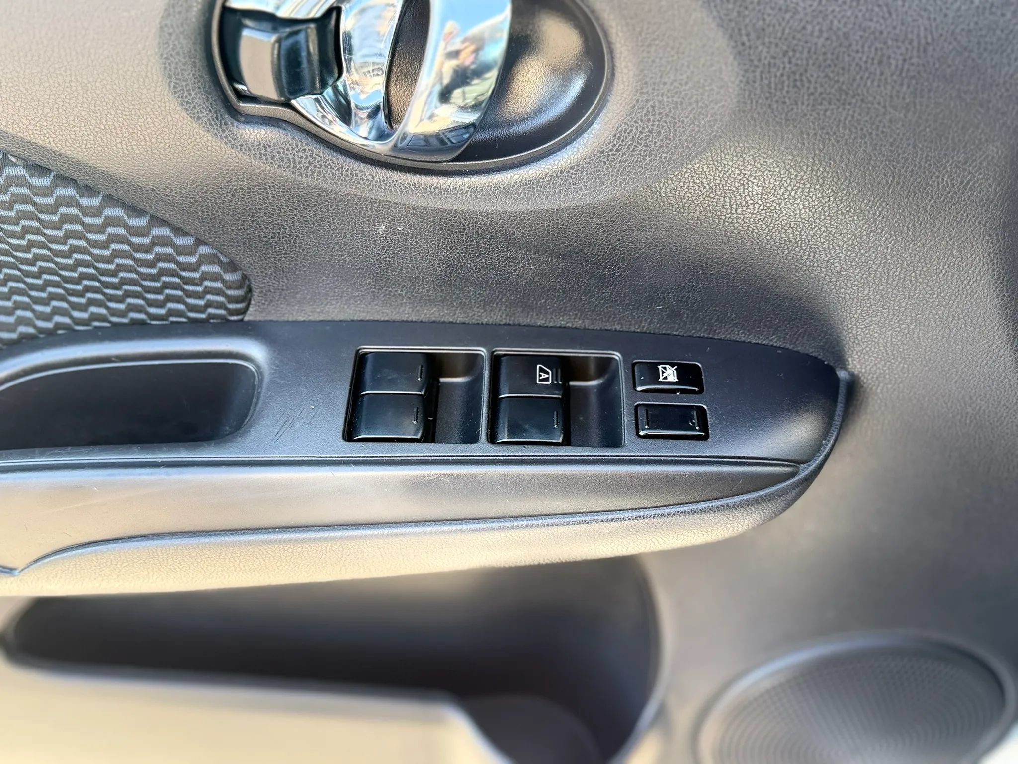 Used 2017 Nissan Versa Note SV FWD image 17