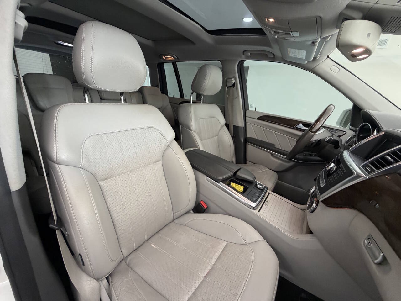Used 2014 Mercedes-Benz GL 450 4MATIC image 25