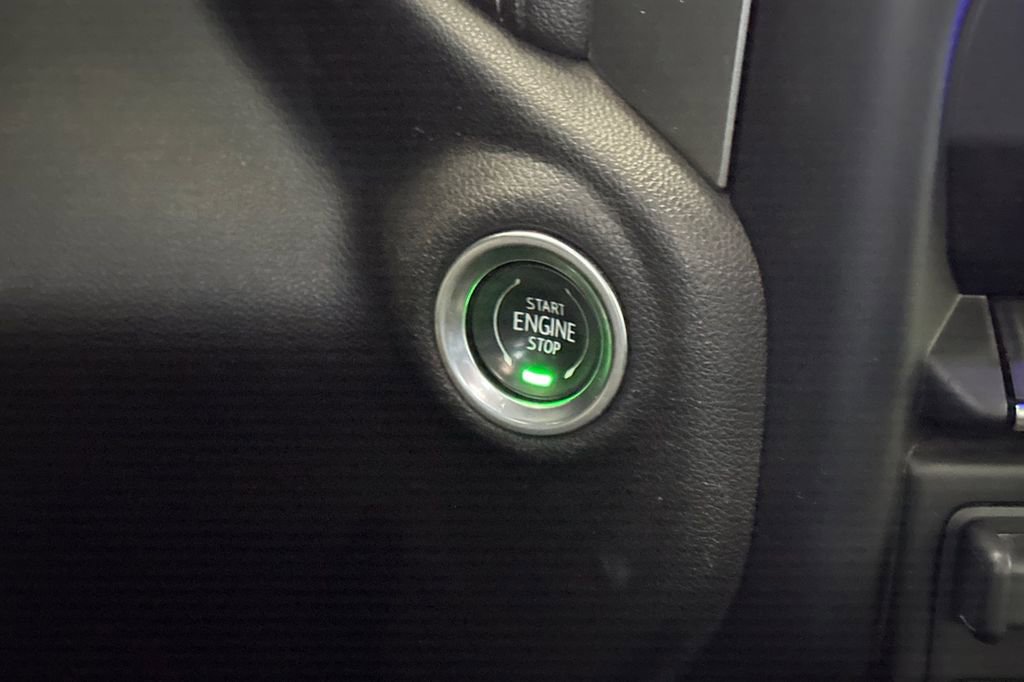 Used 2021 Chevrolet Silverado 1500 LT image 21