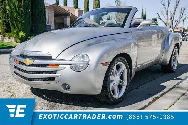 Used 2005 Chevrolet SSR image 1