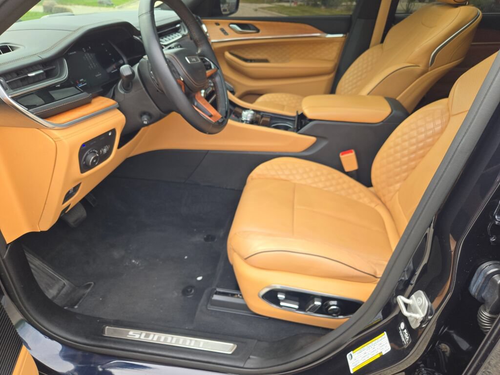 Certified 2022 Jeep Grand Cherokee Summit AWD/4WD image 25