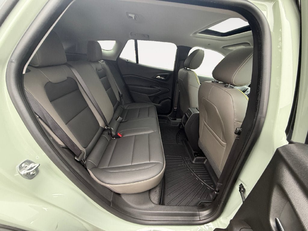 Used 2024 Chevrolet Trax ACTIV w/ Sunroof Package FWD image 24