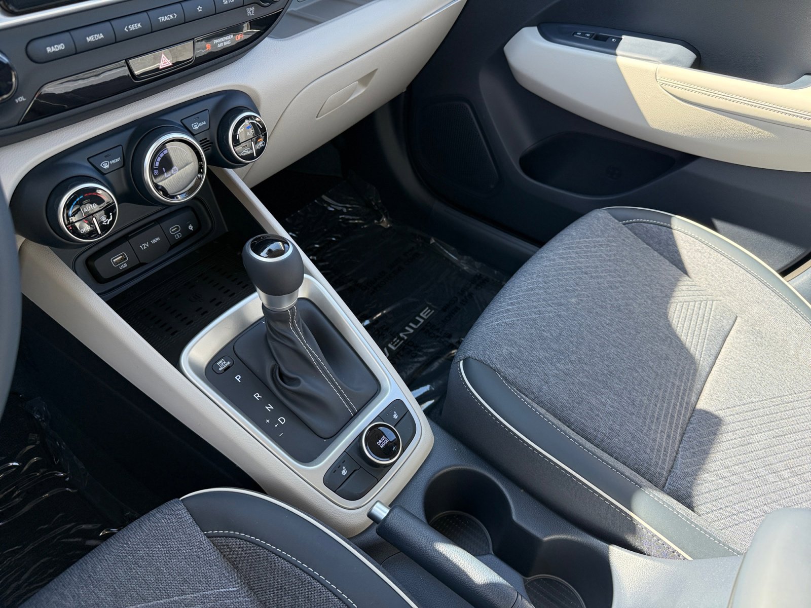 New 2026 Hyundai Venue SEL FWD image 13