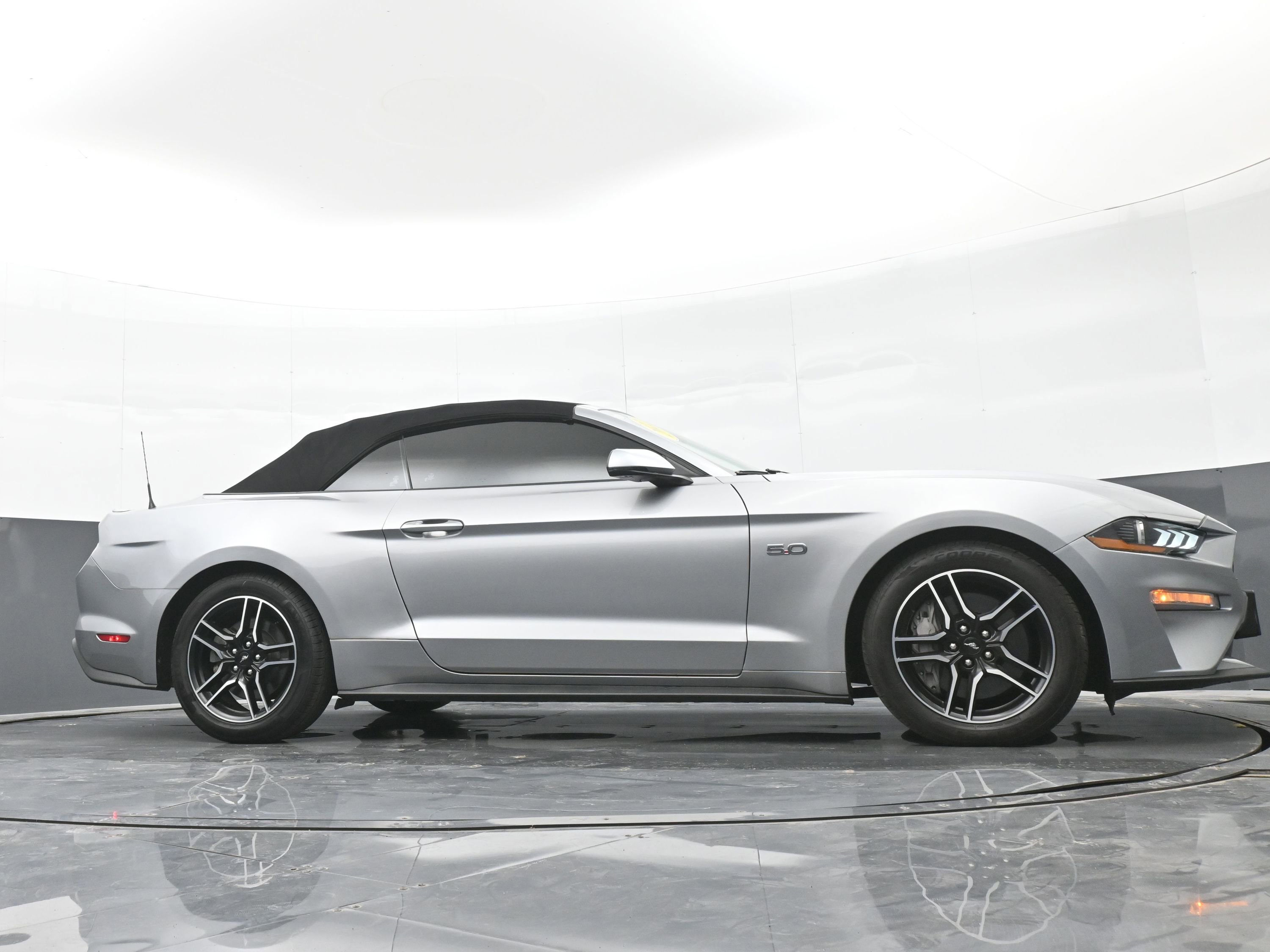 Used 2022 Ford Mustang GT Premium w/ Equipment Group 401A RWD image 36