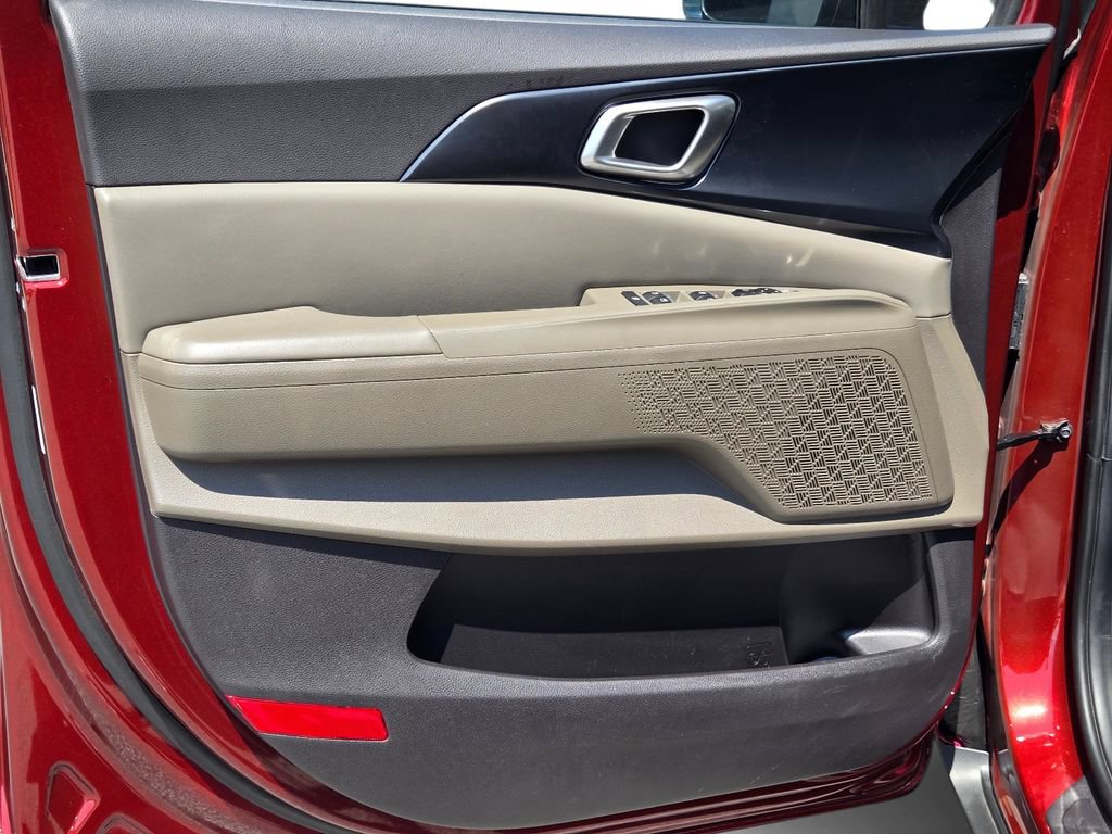 Certified 2025 Kia Carnival FWD image 14
