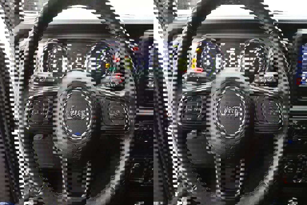 Used 2023 Jeep Wrangler Unlimited w/ Cold Weather Group image 16