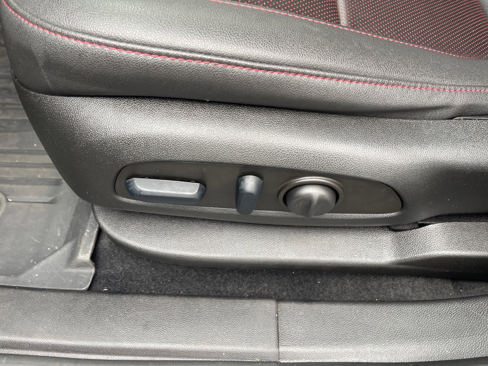 Used 2023 Chevrolet Blazer RS image 9