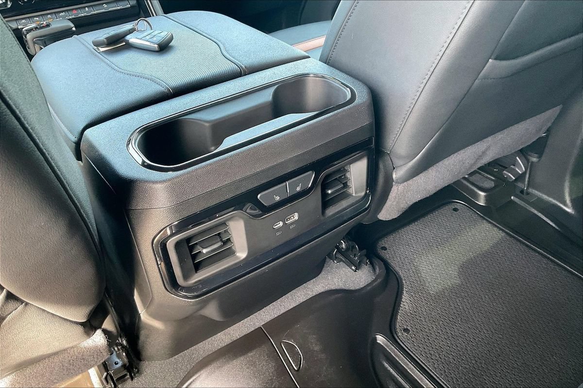 Used 2024 GMC Sierra 1500 AT4 AWD/4WD image 11