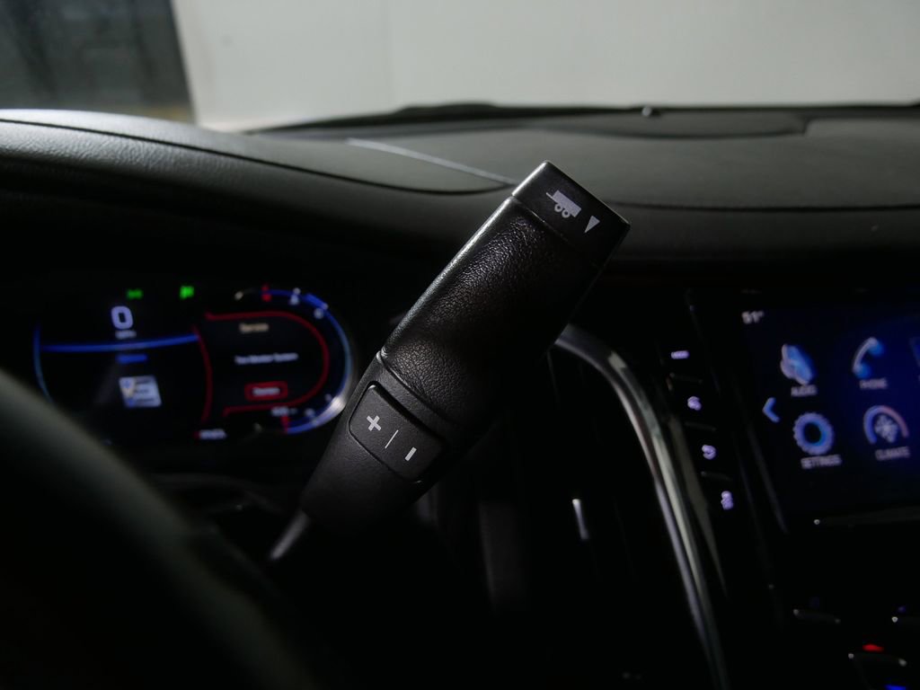 Used 2018 Cadillac Escalade ESV Luxury AWD/4WD image 29