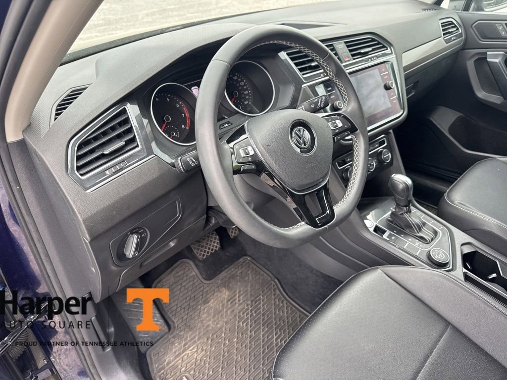 Used 2021 Volkswagen Tiguan SE w/ Panoramic Sunroof Package image 14