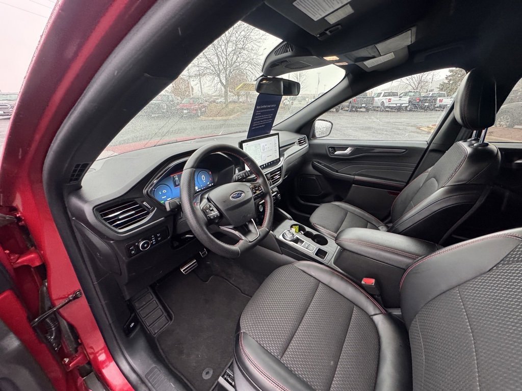 Certified 2024 Ford Escape ST-Line Select w/ Tech Pack #2 image 10