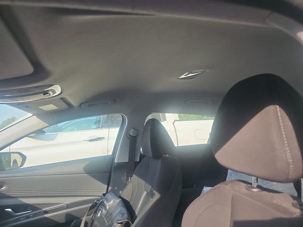 Used 2023 Hyundai Elantra SEL w/ Convenience Package FWD image 8