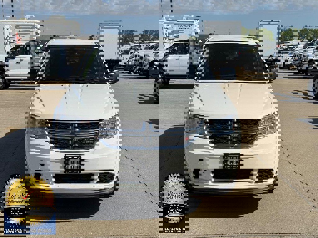 Used 2019 Dodge Journey SE FWD image 2