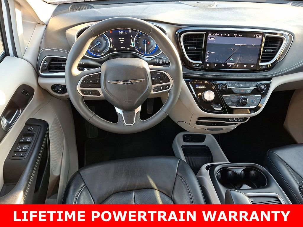 Used 2022 Chrysler Pacifica Touring-L w/ Uconnect Theater Family Group image 12