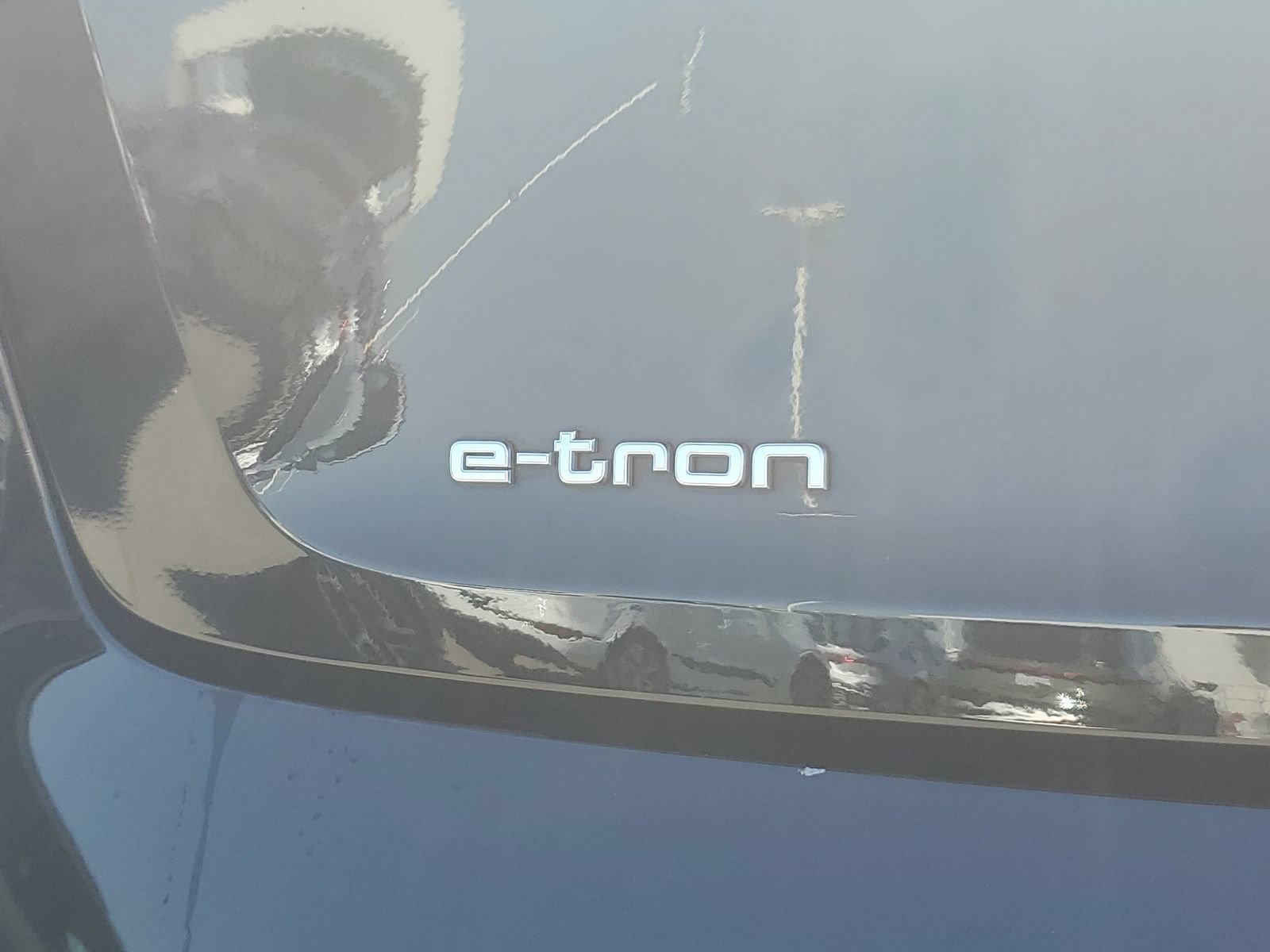 Used 2022 Audi e-tron Premium Plus w/ Premium Plus Package AWD/4WD image 6