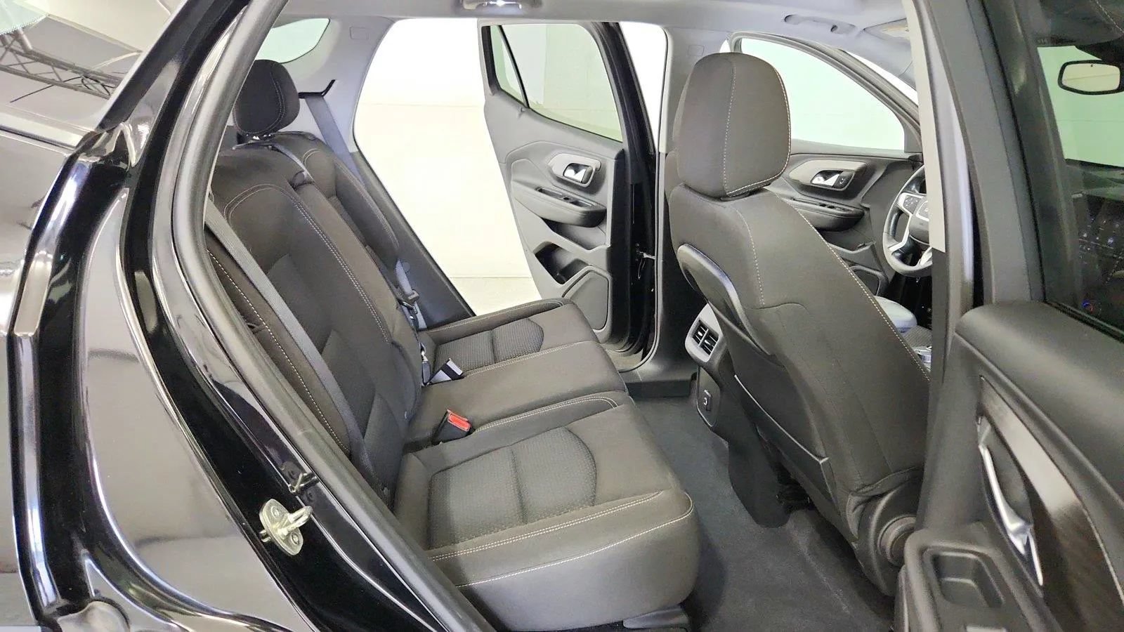 Used 2023 GMC Terrain SLE w/ Driver Convenience Package FWD image 30