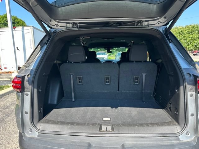 Used 2023 Chevrolet Traverse LT FWD image 19
