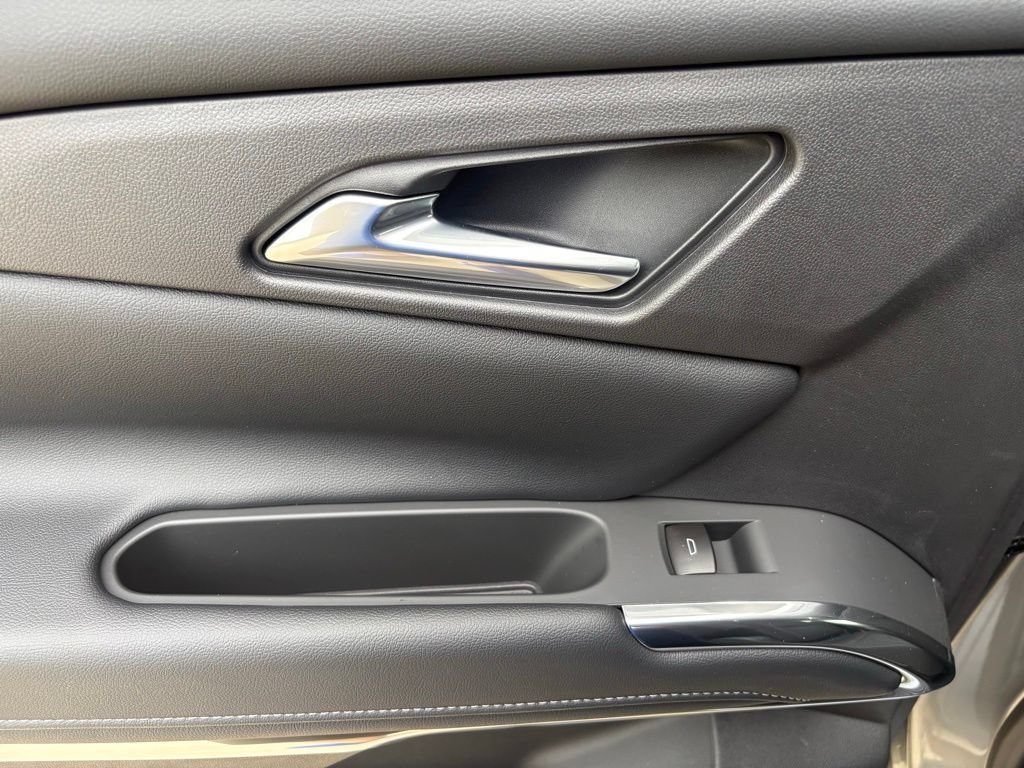 New 2026 Chevrolet Traverse LT w/ LPO, Floor Liner Package FWD image 41