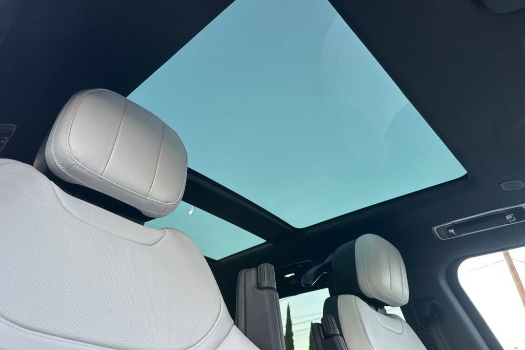 Used 2023 Land Rover Range Rover Sport SE Dynamic image 16