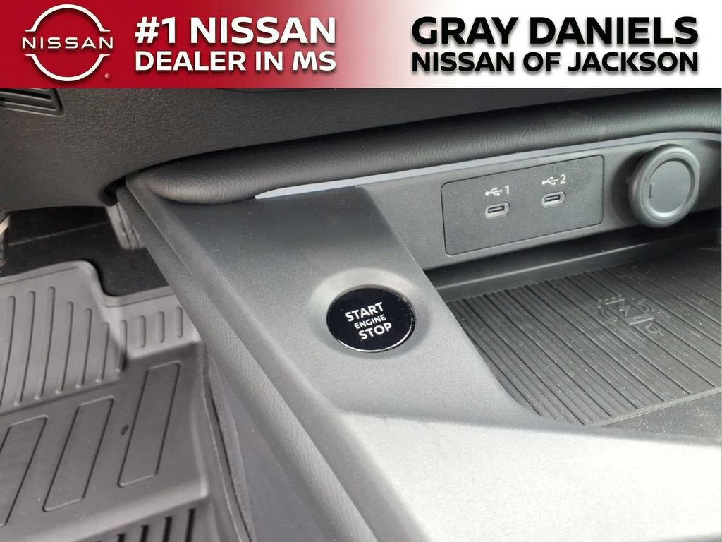New 2026 Nissan Sentra SR w/ SR Premium Package FWD image 15