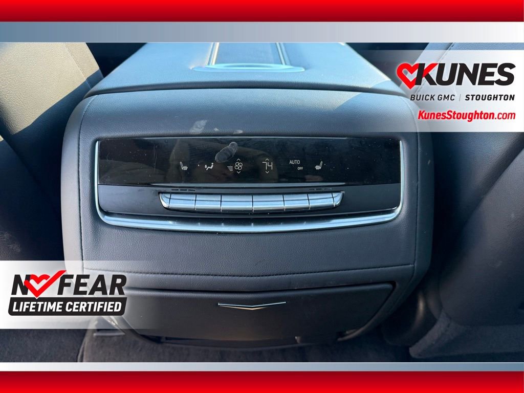 Used 2024 Cadillac Escalade ESV Premium Luxury image 42