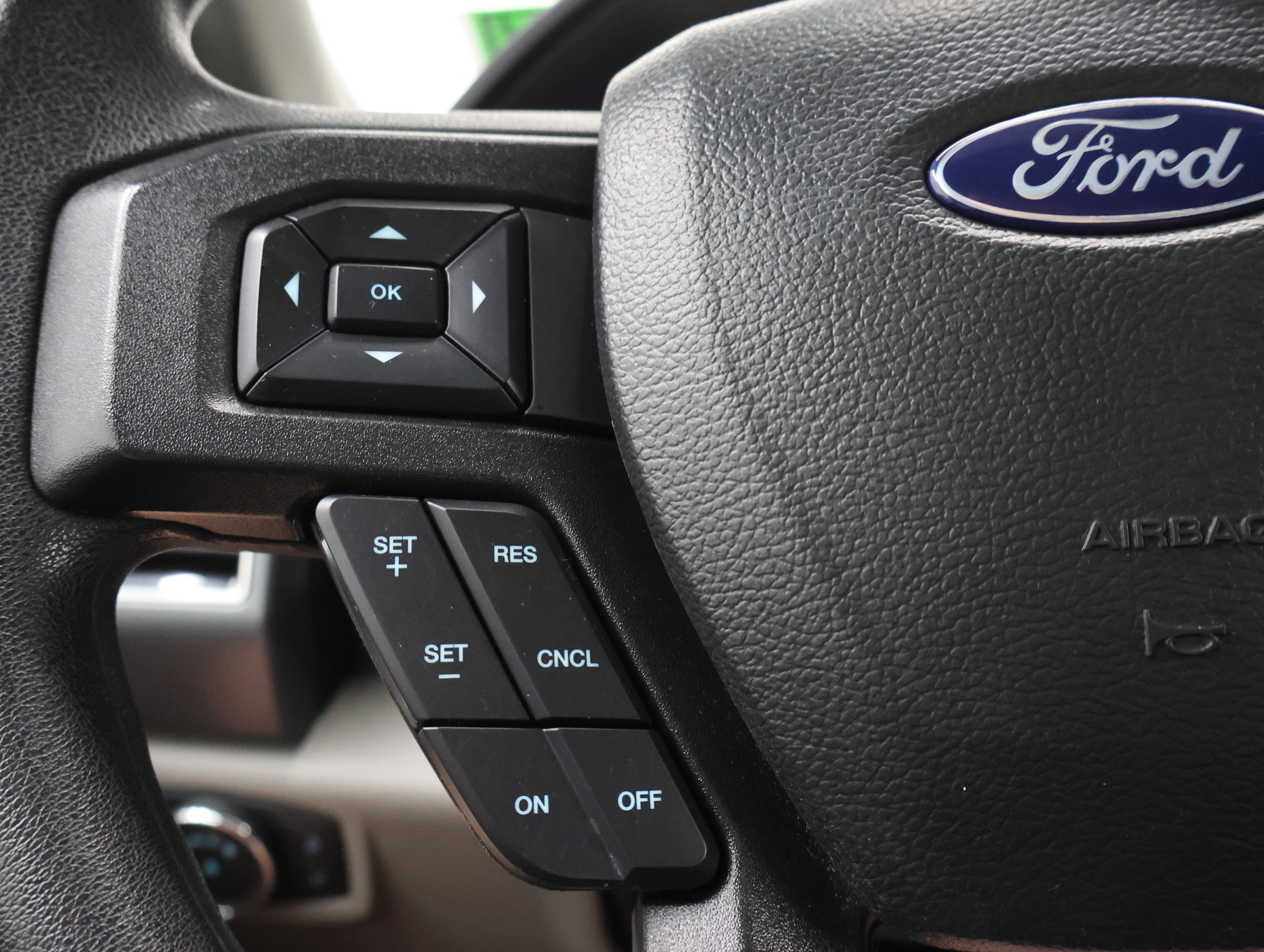 Used 2022 Ford F250 XLT w/ Black Appearance Package AWD/4WD image 15