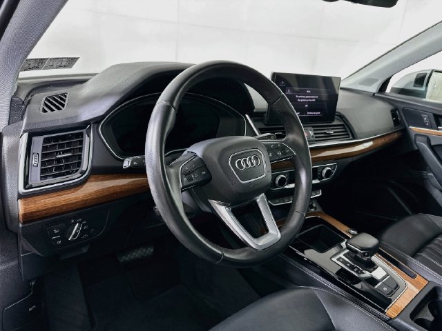 Used 2023 Audi Q5 2.0T Premium Plus w/ Premium Plus Package AWD/4WD image 10