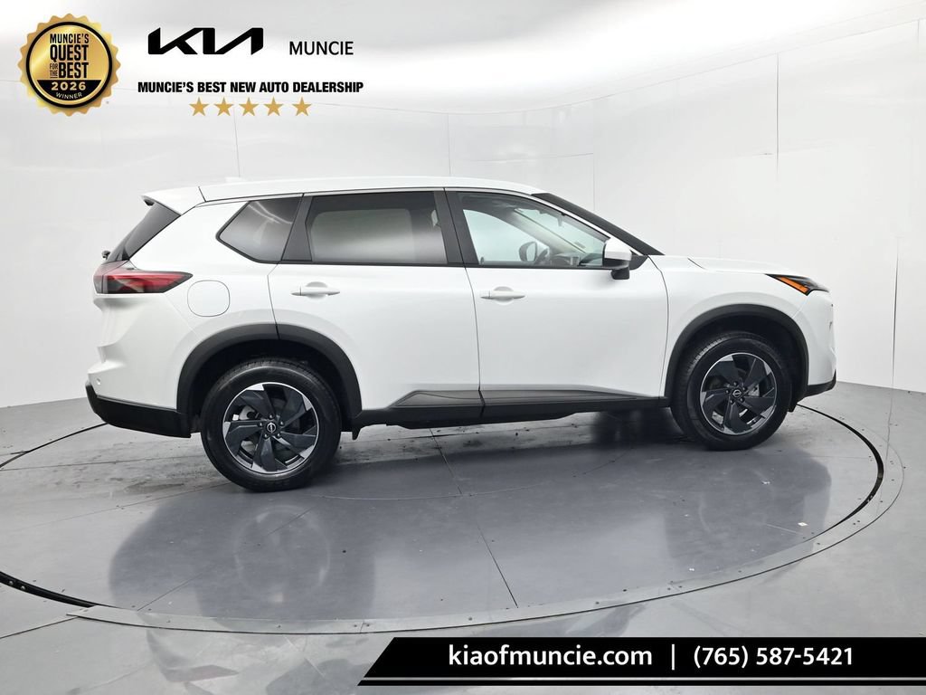 Used 2024 Nissan Rogue SV AWD/4WD image 8