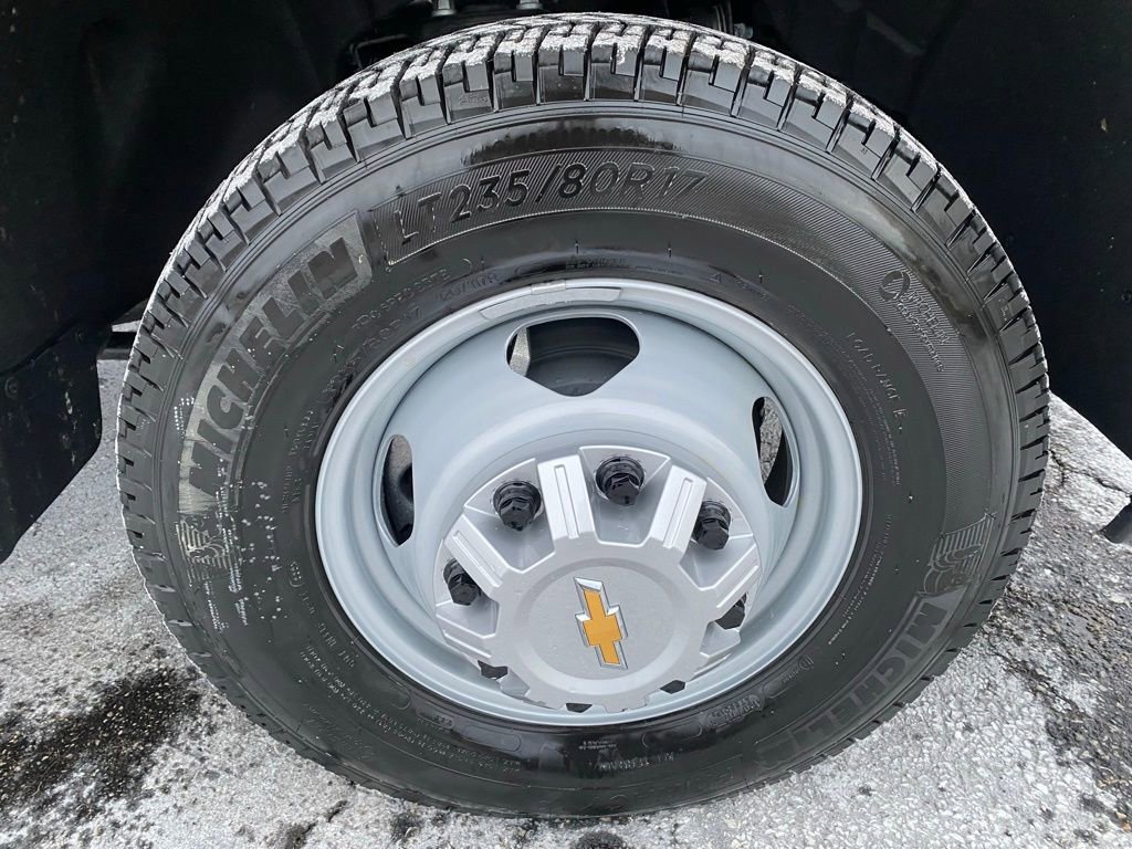 New 2025 Chevrolet Silverado 3500 W/T image 24
