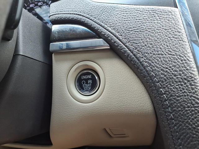 Used 2013 Lincoln MKS AWD image 27