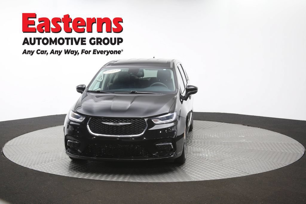 Used 2023 Chrysler Pacifica Touring-L FWD image 55