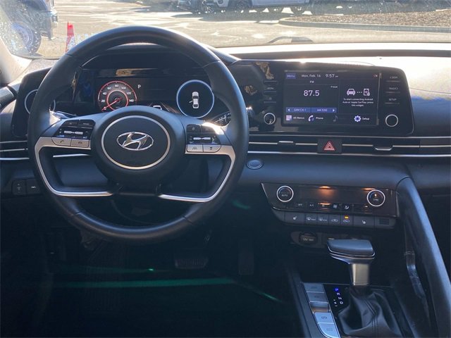 Used 2021 Hyundai Elantra SEL w/ Convenience Package image 8