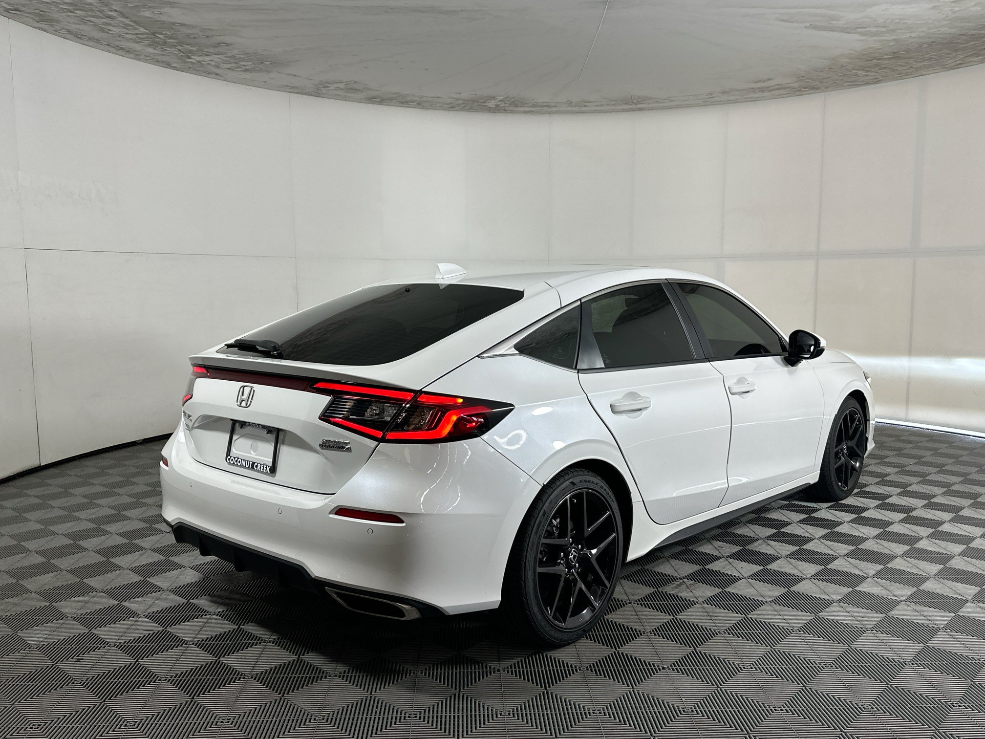 Used 2024 Honda Civic Sport Touring image 3