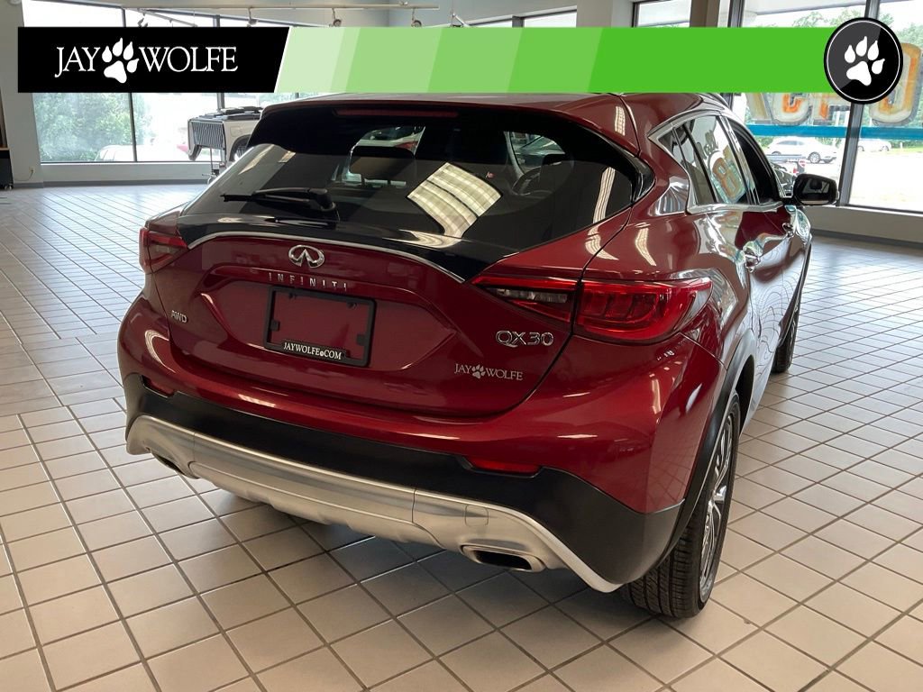 Used 2017 INFINITI QX30 AWD image 5