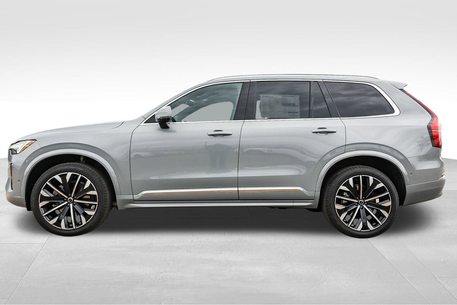 New 2026 Volvo XC90 B5 Plus w/ Protection Package image 8