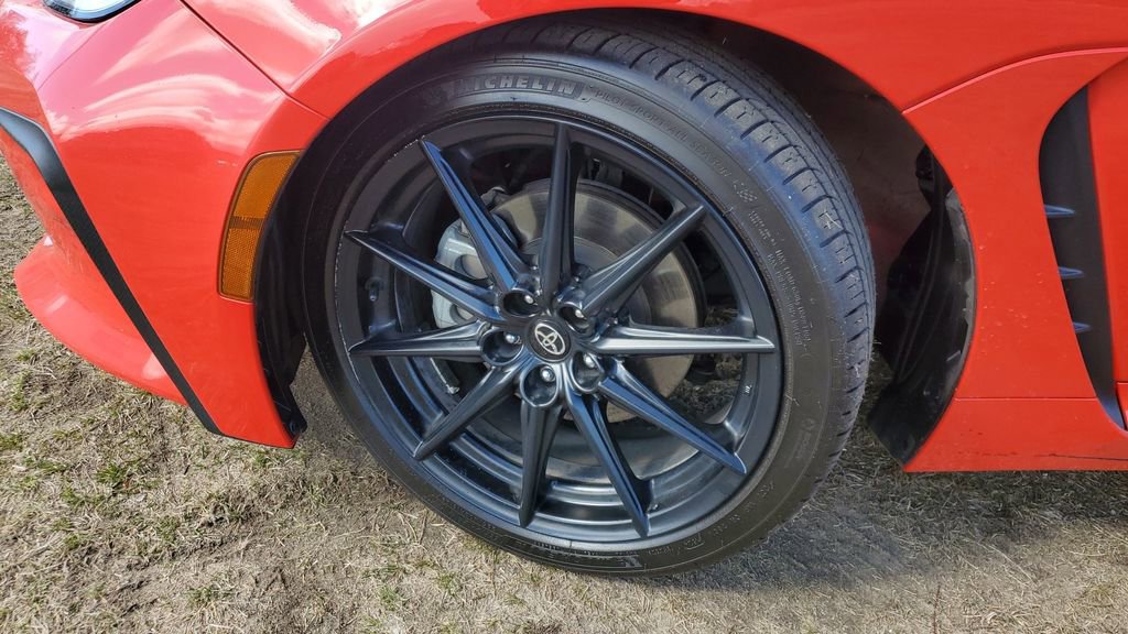 Used 2022 Toyota GR86 Premium w/ ALL Weather Mat Package (TMS) image 5