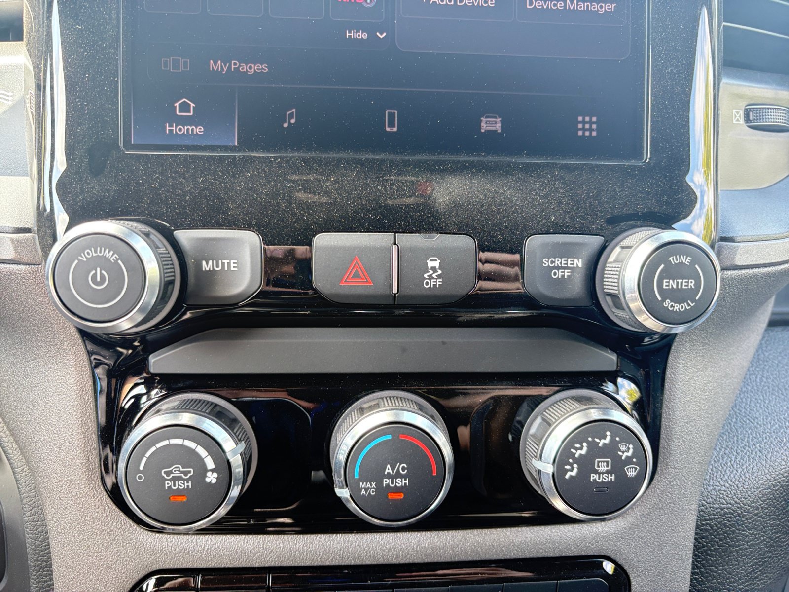 New 2026 RAM 3500 Tradesman AWD/4WD image 17