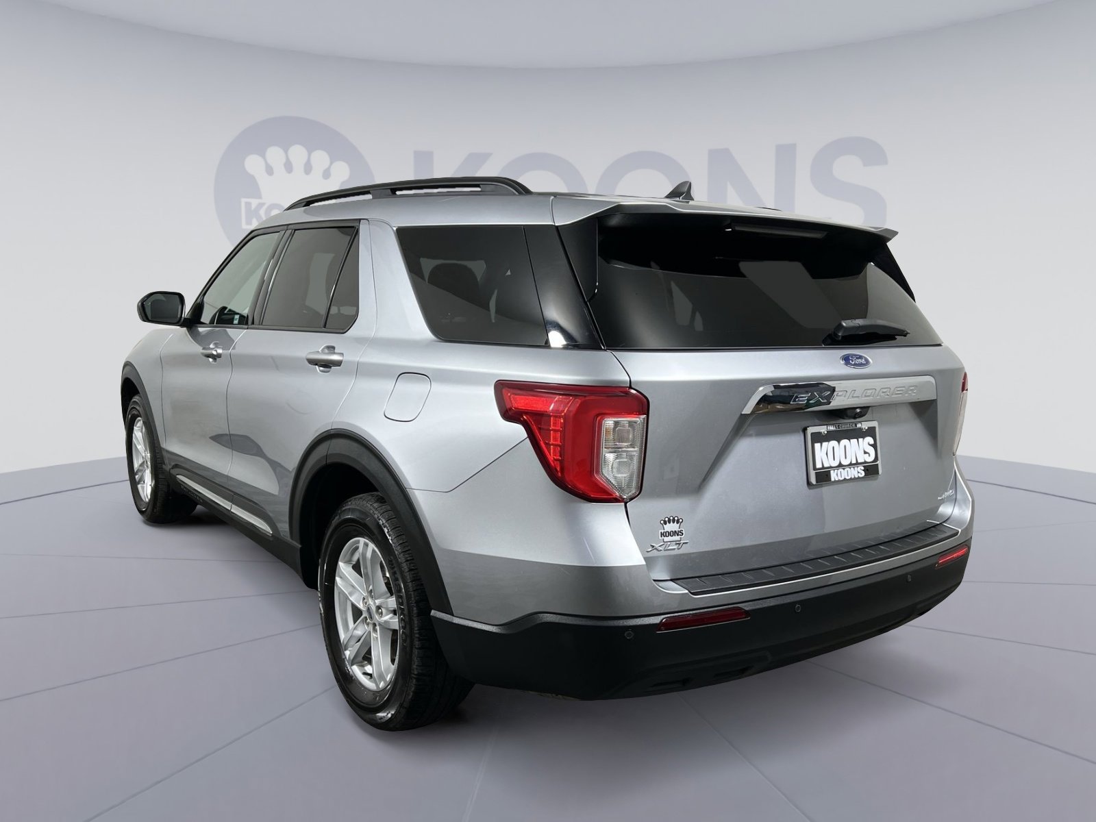 Used 2022 Ford Explorer XLT image 4