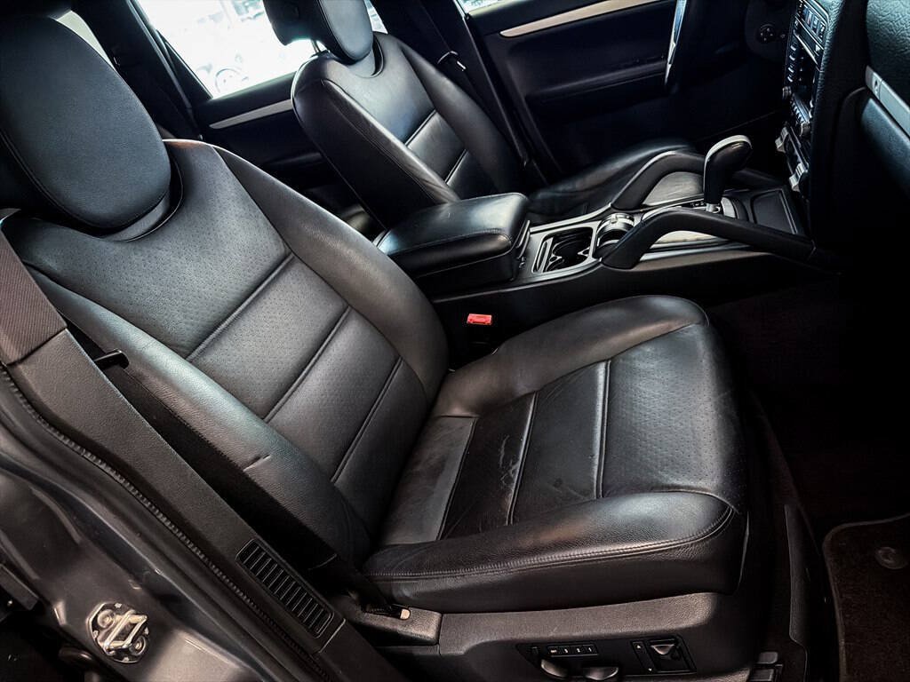 Used 2010 Porsche Cayenne AWD/4WD image 29